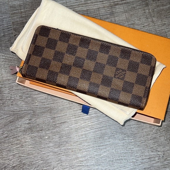 Louis Vuitton CLÉMENCE WALLET - Picture 3 of 6